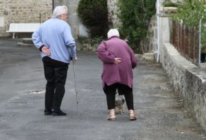 Häusliche Pflege, die Senioren helfen kann, weiterhin unabhängig zu leben