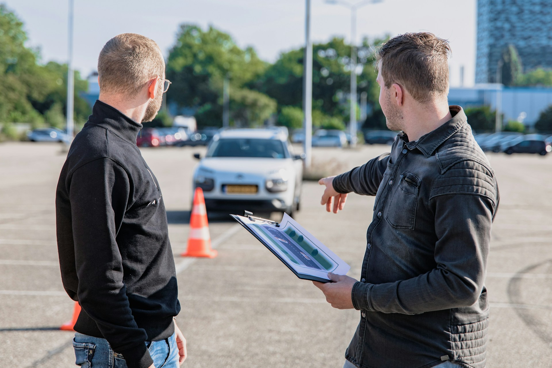 Wie können Fahrschulen heute erfolgreich neue Fahrschüler gewinnen?